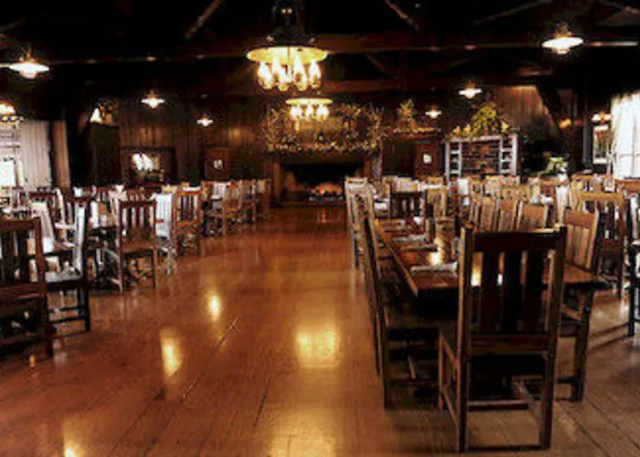 Starved Rock & Conference Center Hotel