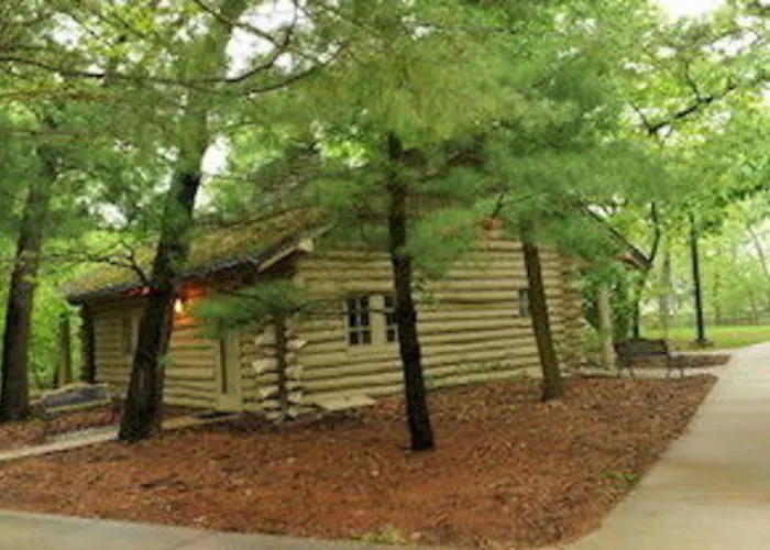 Starved Rock & Conference Center Hotel Utica