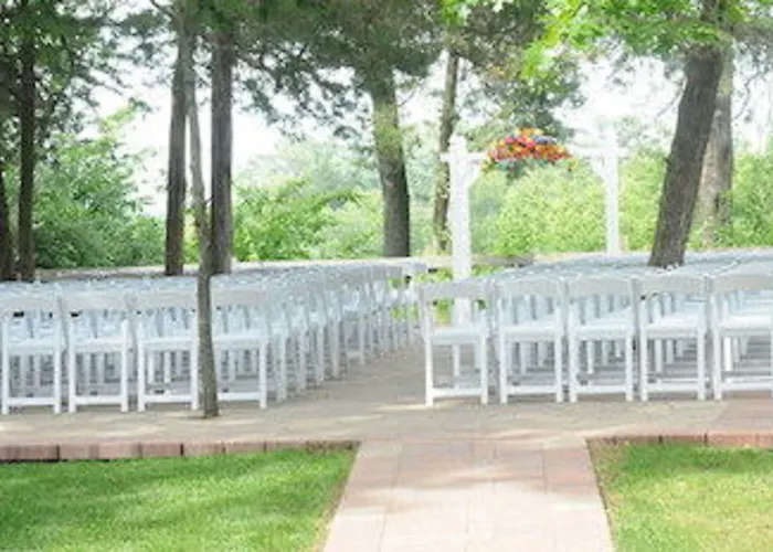 Hotel Starved Rock & Conference Center 3*