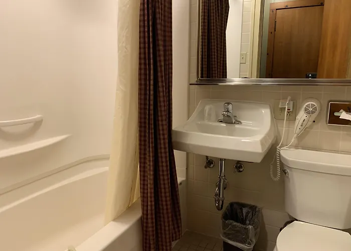 Starved Rock & Conference Center Hotel Utica