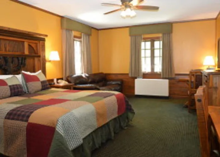 Starved Rock & Conference Center 3* Utica