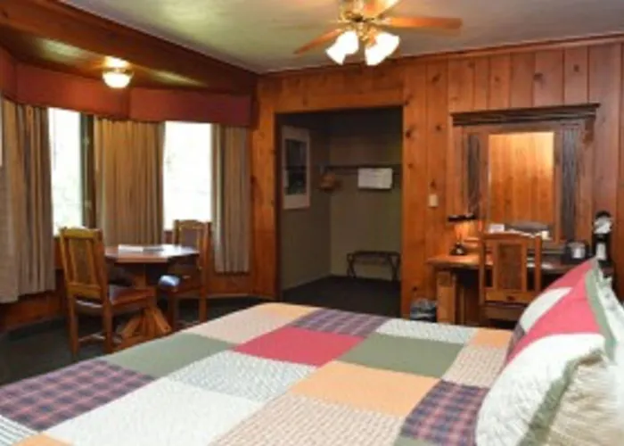 Starved Rock & Conference Center Hotel Utica